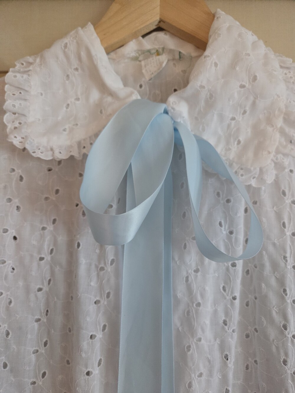 Womens Vintage White Eyelet Robe/Duster